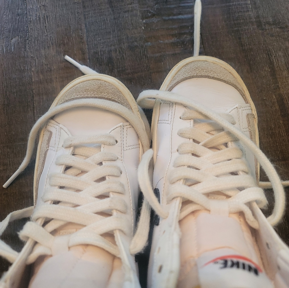 Nikes - Picture 4 of 5